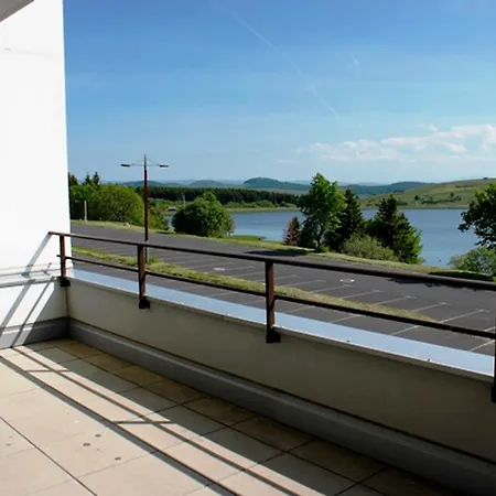 Super Avec Terrasse Sud Et Garage Prive - Fr-1-814-67 * Besse-et-Saint-Anastaise
